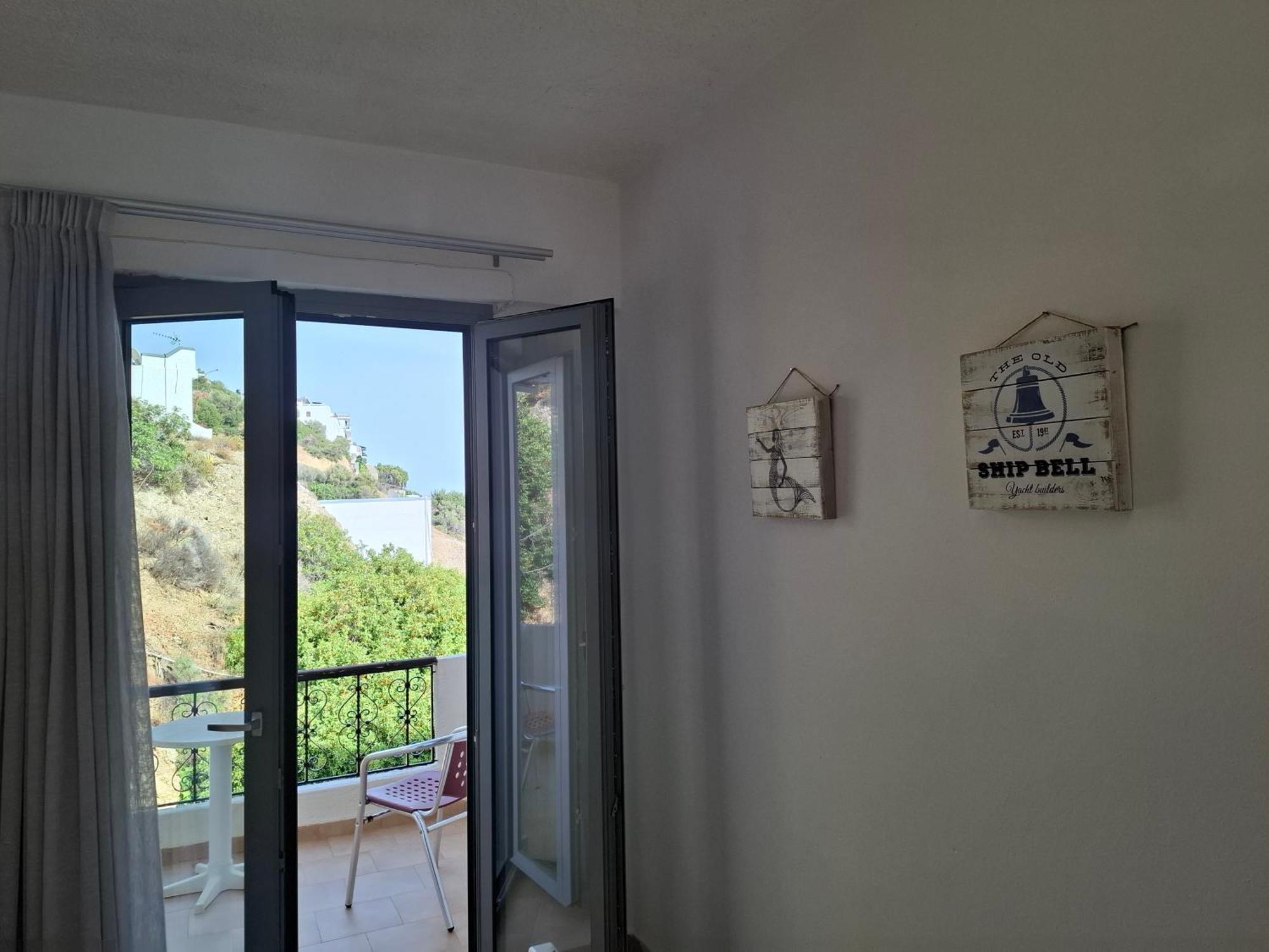 Ostria Hotel